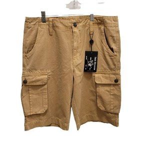 Men Size 32 True Religion Cargo Shorts. NWT